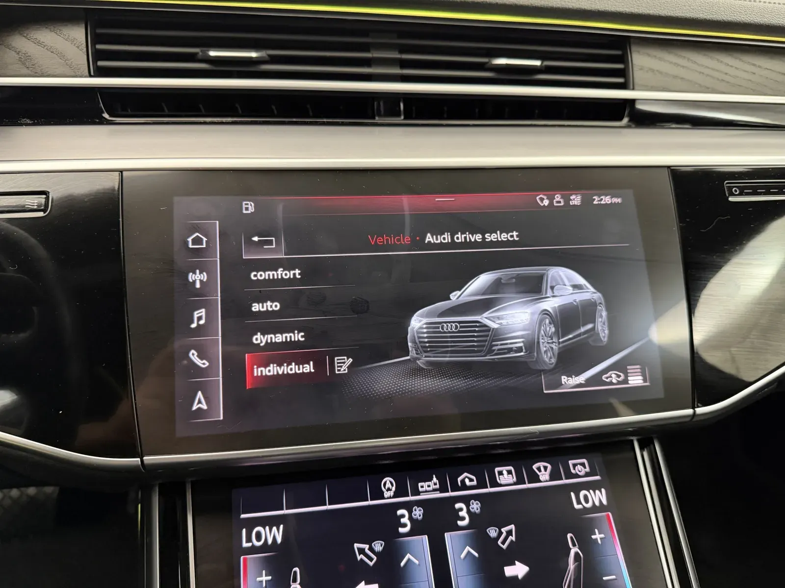 Audi A8 L photo 36