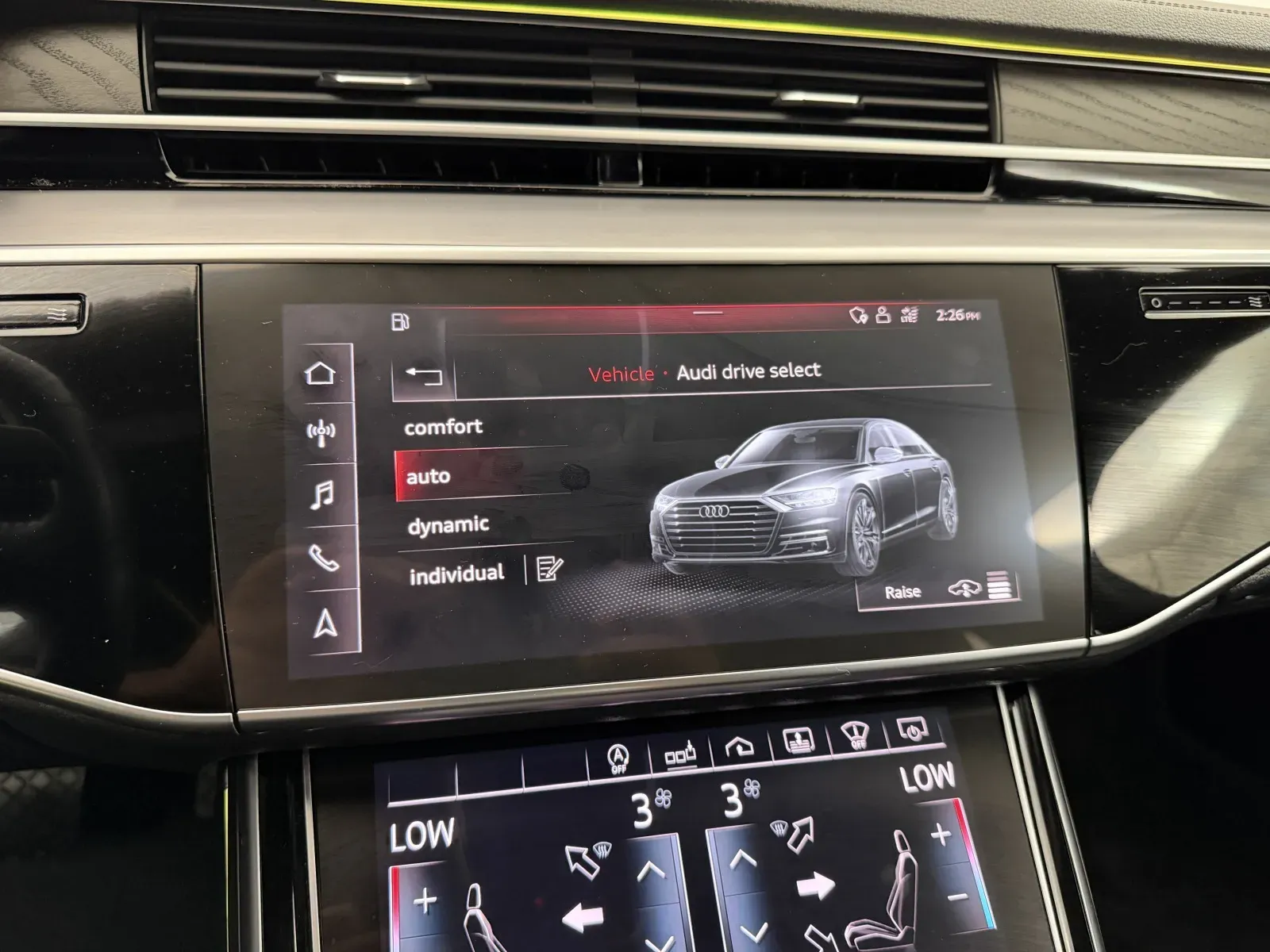Audi A8 L photo 34