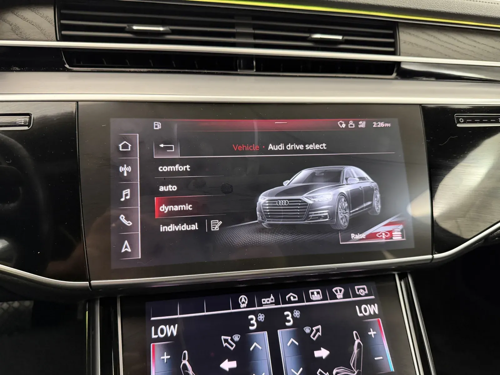 Audi A8 L photo 35
