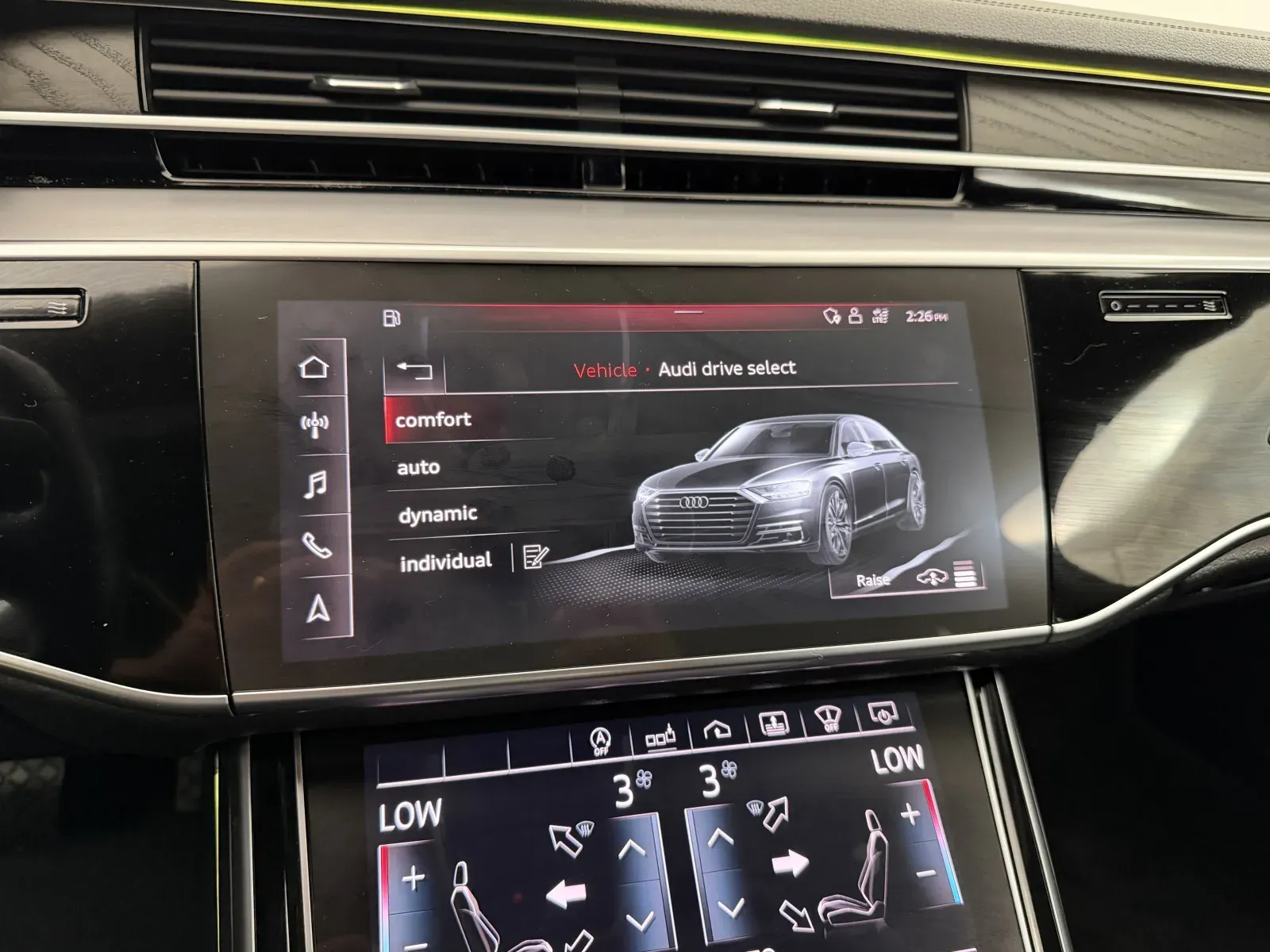 Audi A8 L photo 33