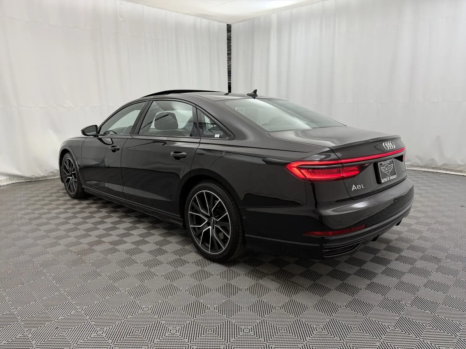 Audi A8 L photo 7