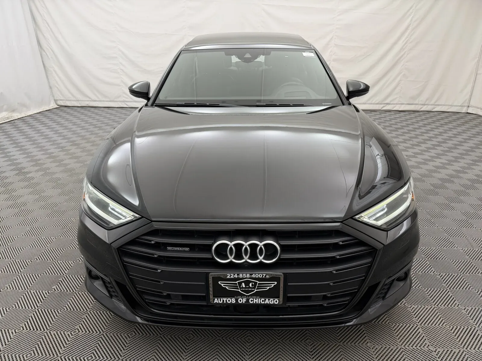 Audi A8 L photo 3
