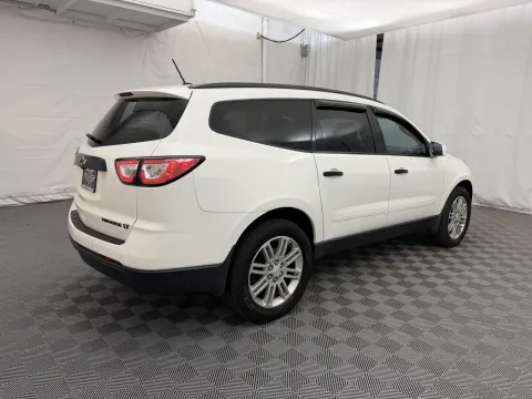 More photos of 2015 Chevrolet Traverse LT at Autos of Chicago, IL