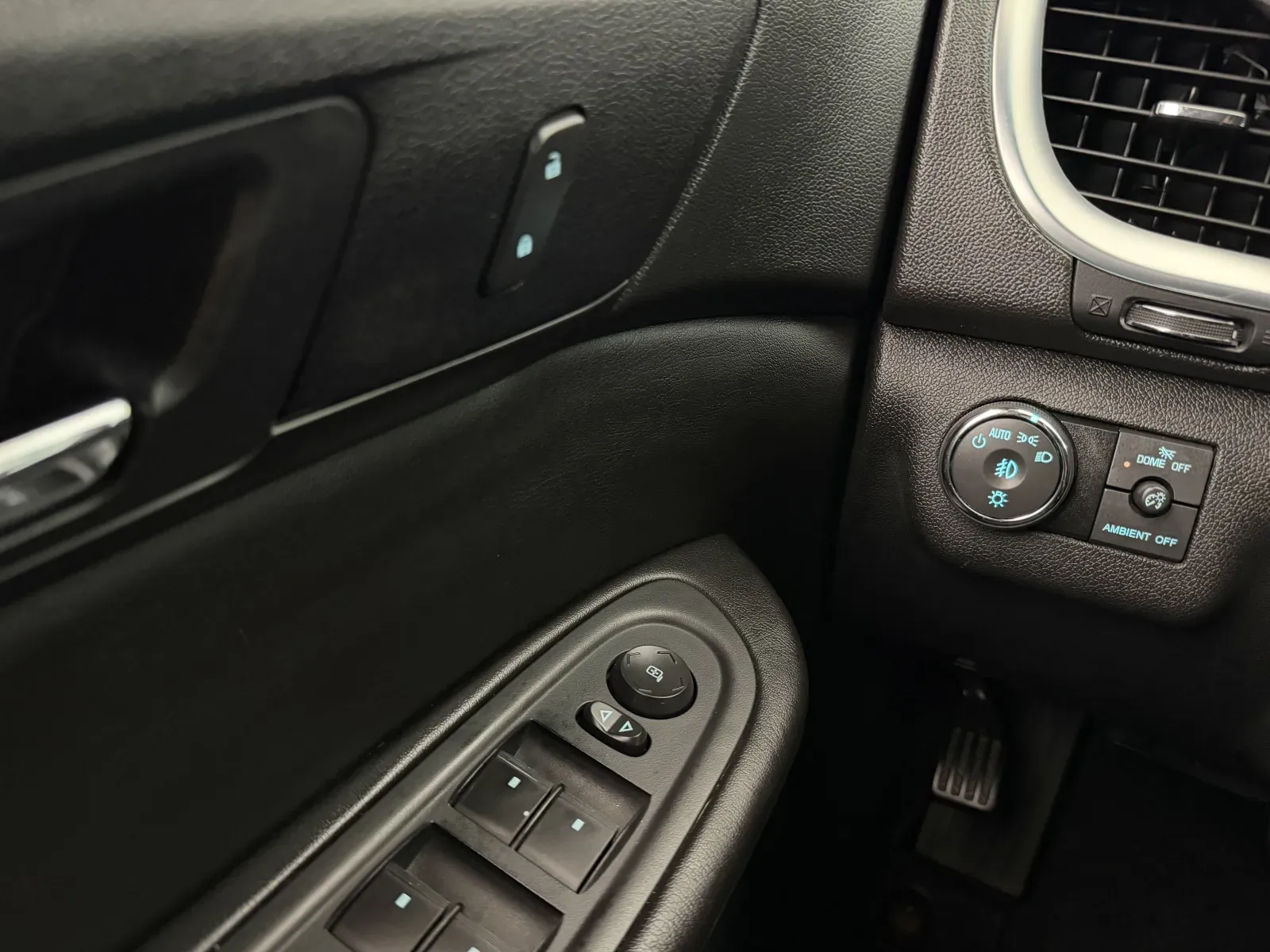Chevrolet Traverse photo 12