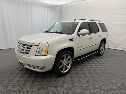 Photos of 2014 Cadillac Escalade Luxury for sale in Arlington Heights, IL at Autos of Chicago