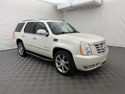 More photos of 2014 Cadillac Escalade Luxury at Autos of Chicago, IL