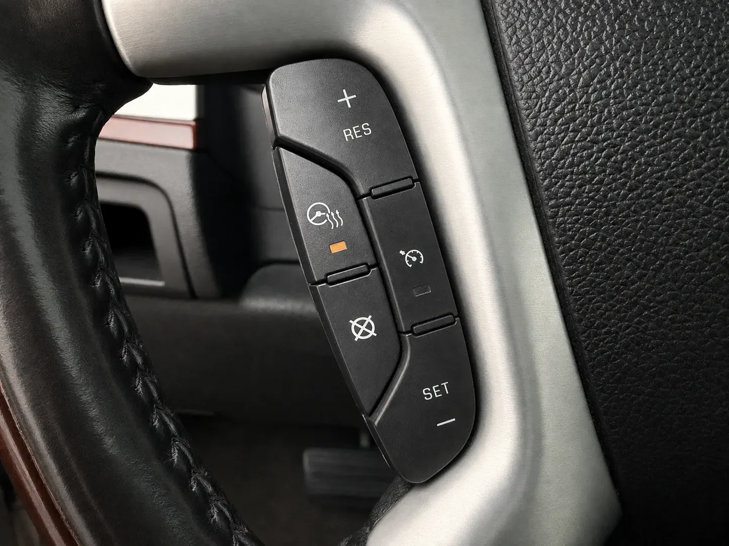 Cadillac Escalade photo 9