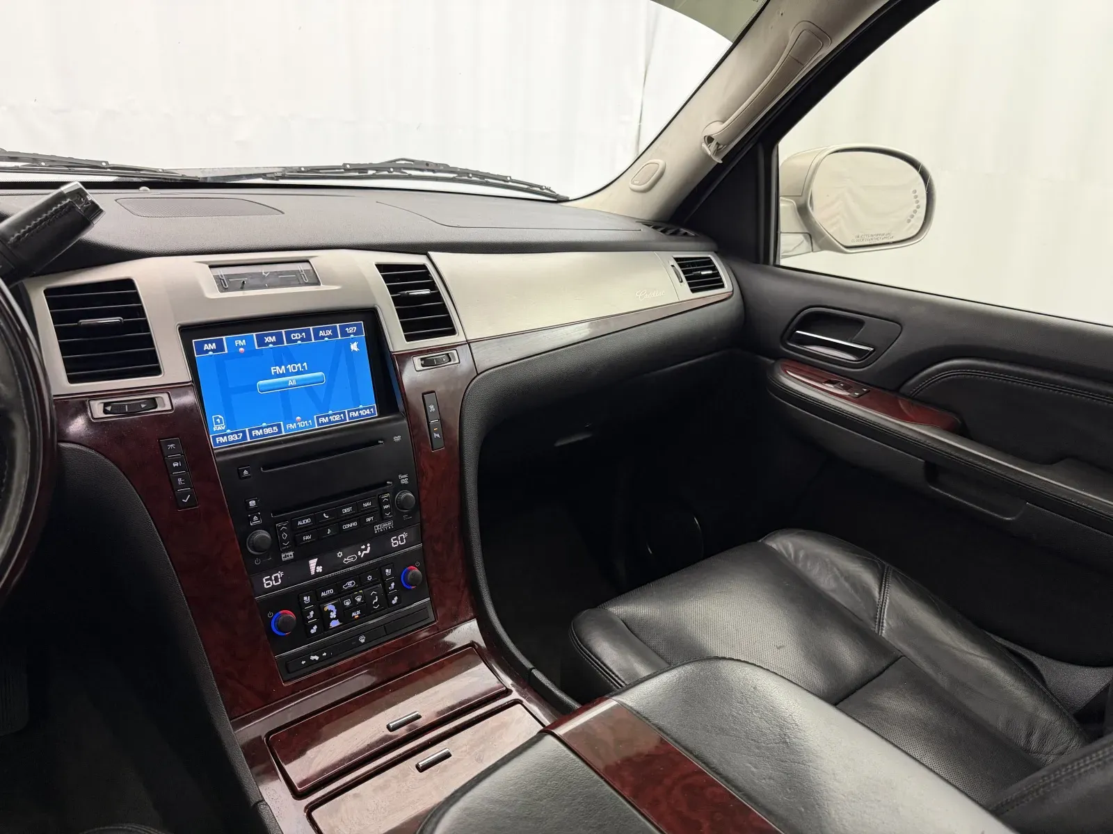 Cadillac Escalade photo 13