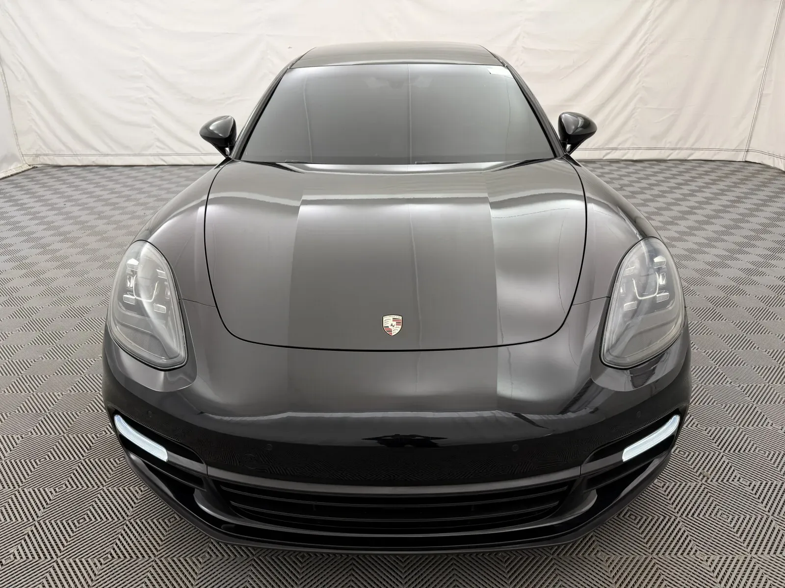 Porsche Panamera photo 3