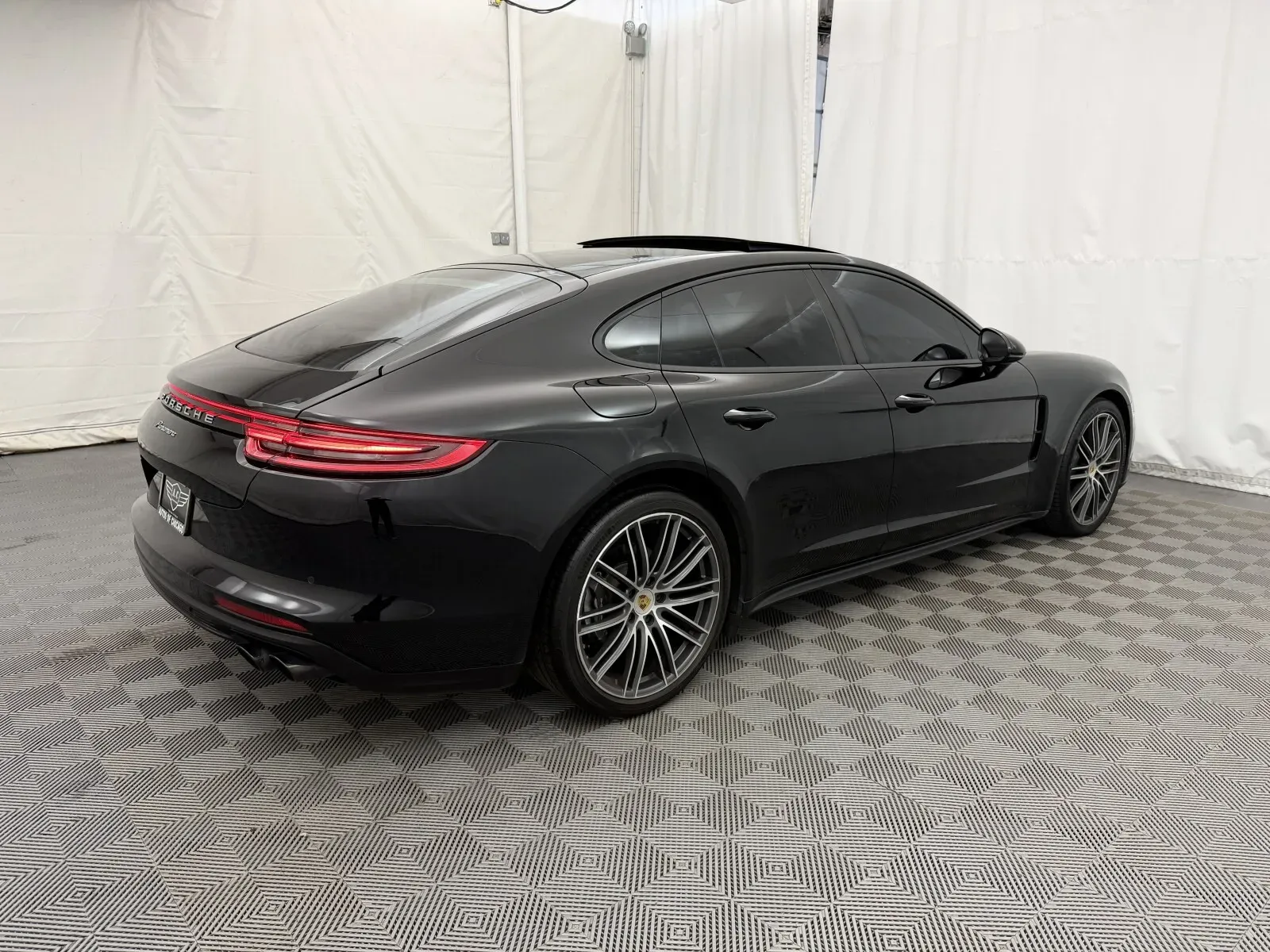 Porsche Panamera photo 6