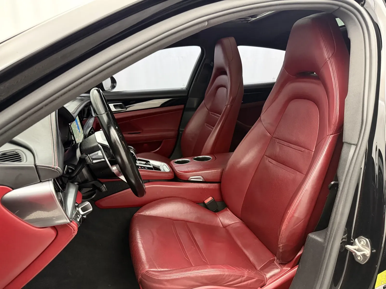 Porsche Panamera photo 13