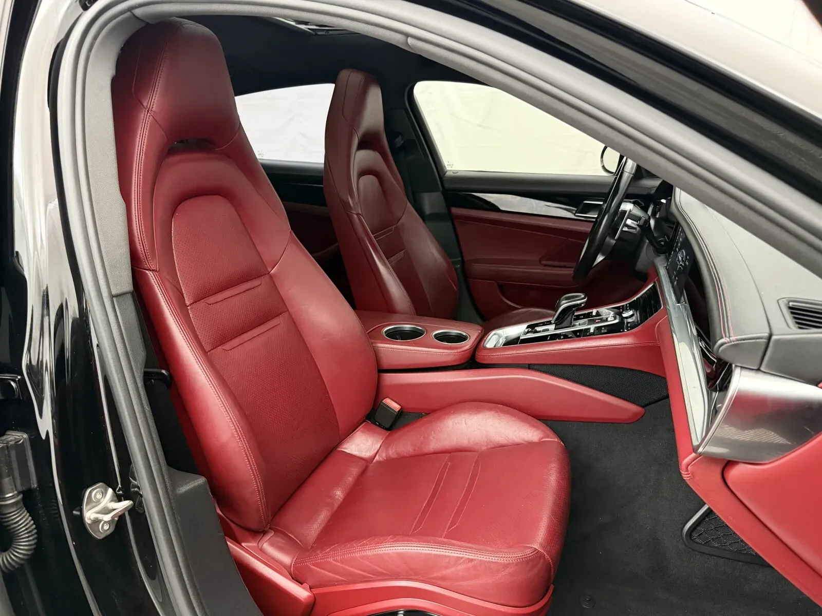 Porsche Panamera photo 36