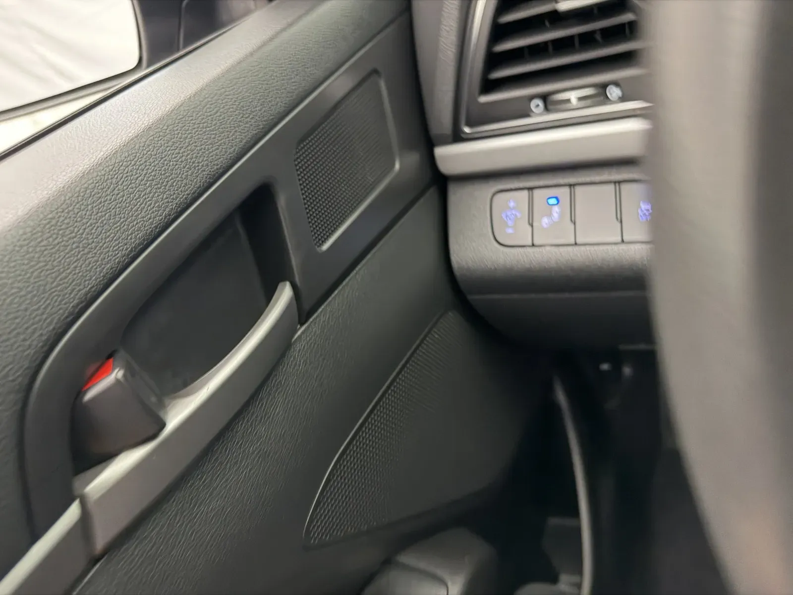 Hyundai Elantra photo 15