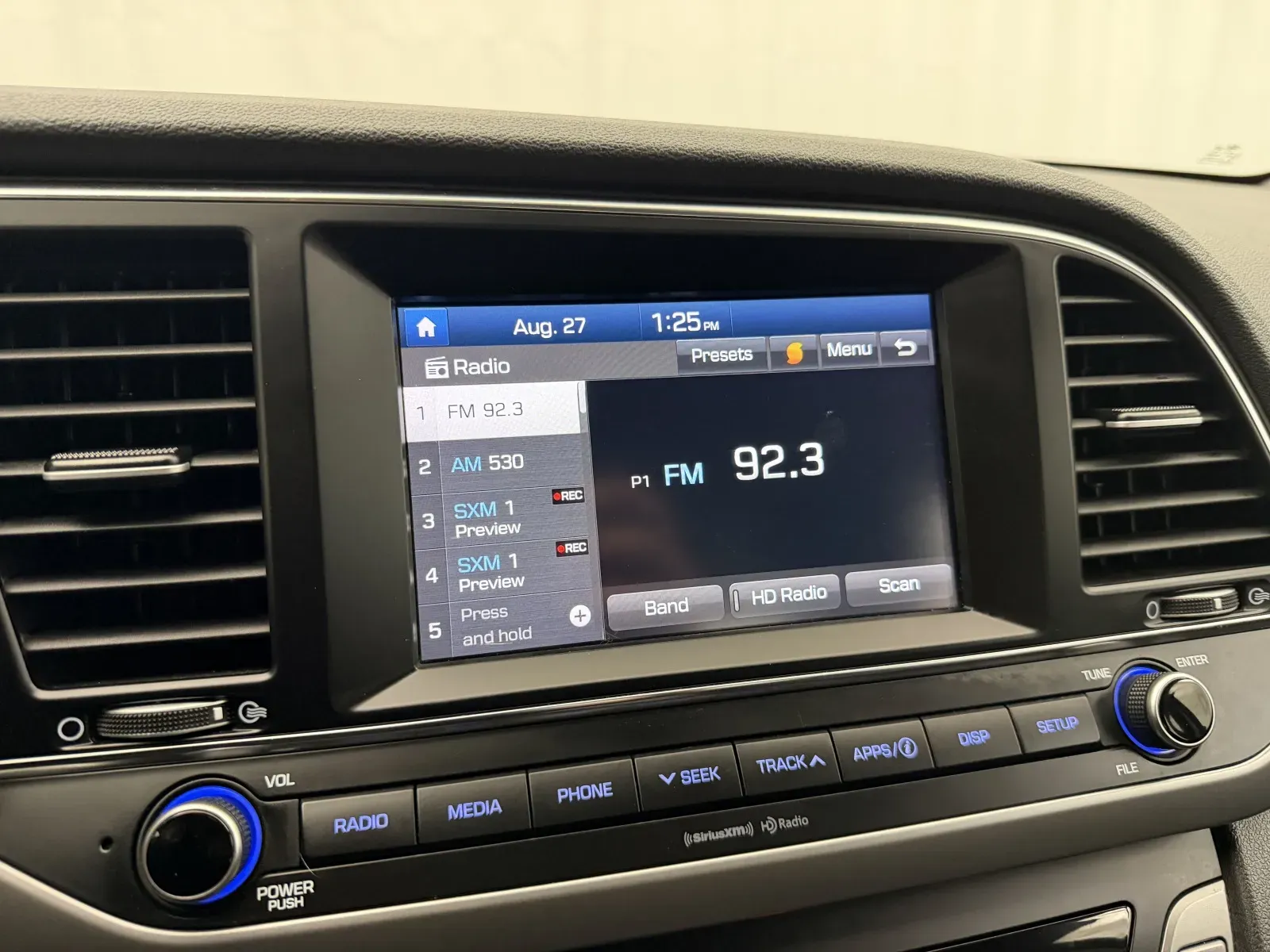 Hyundai Elantra photo 21