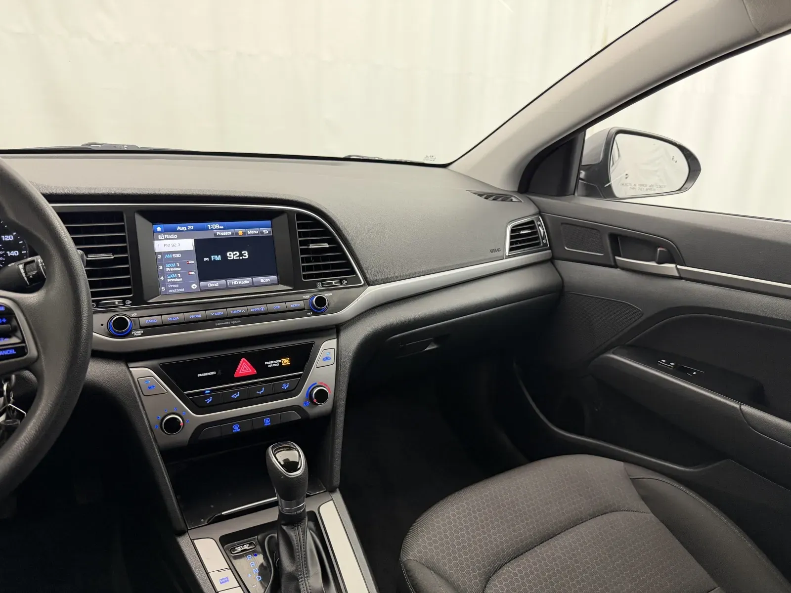 Hyundai Elantra photo 19