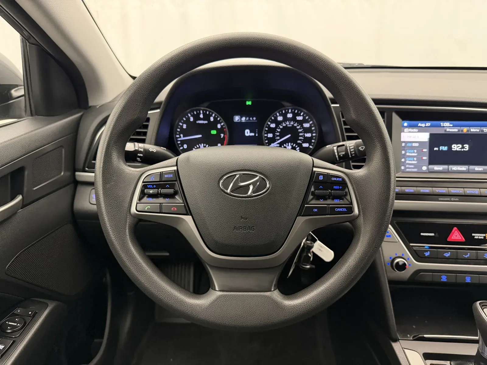 Hyundai Elantra photo 11