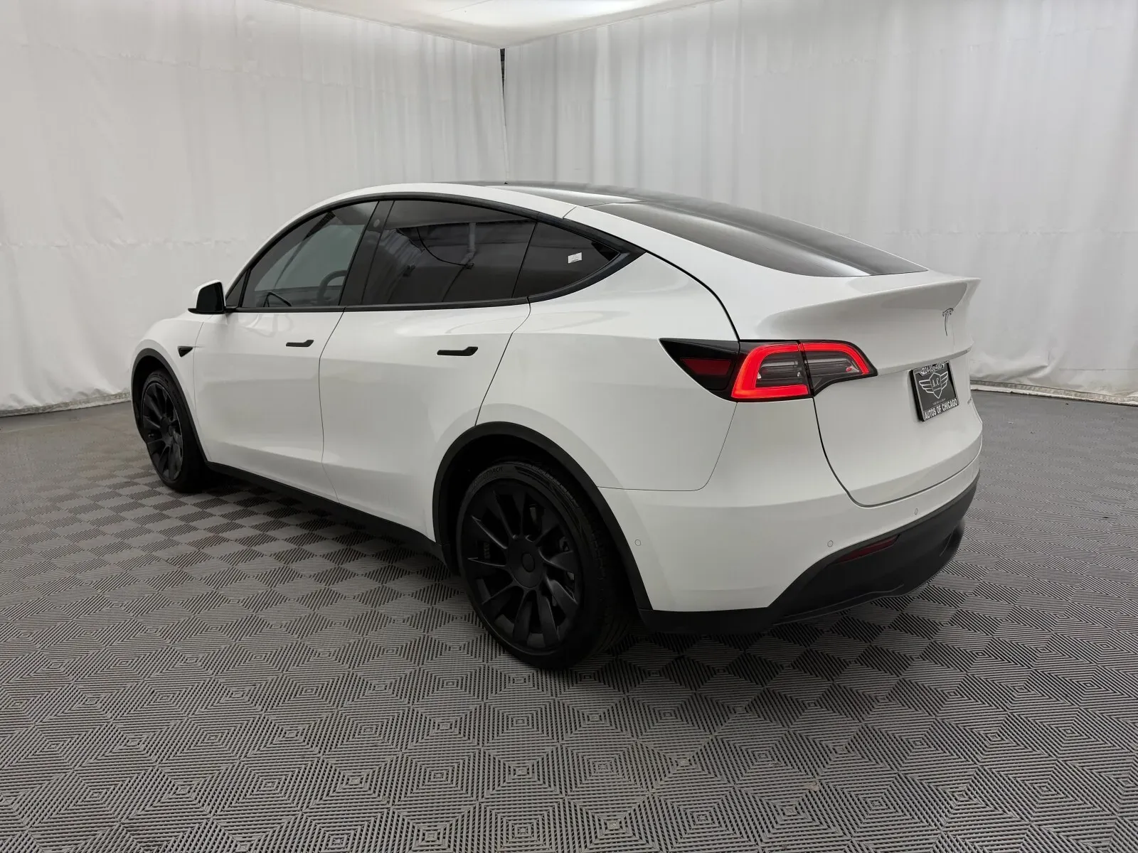 Tesla Model Y photo 7
