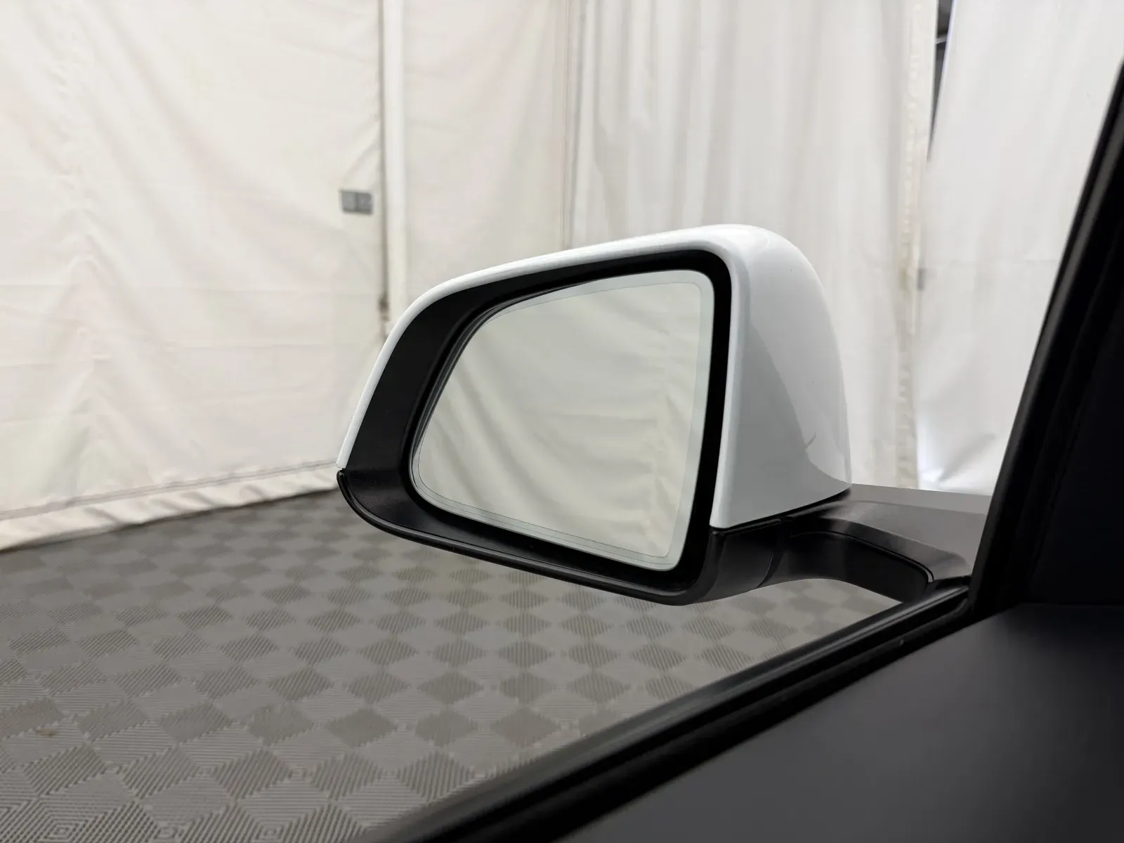 Tesla Model Y photo 14
