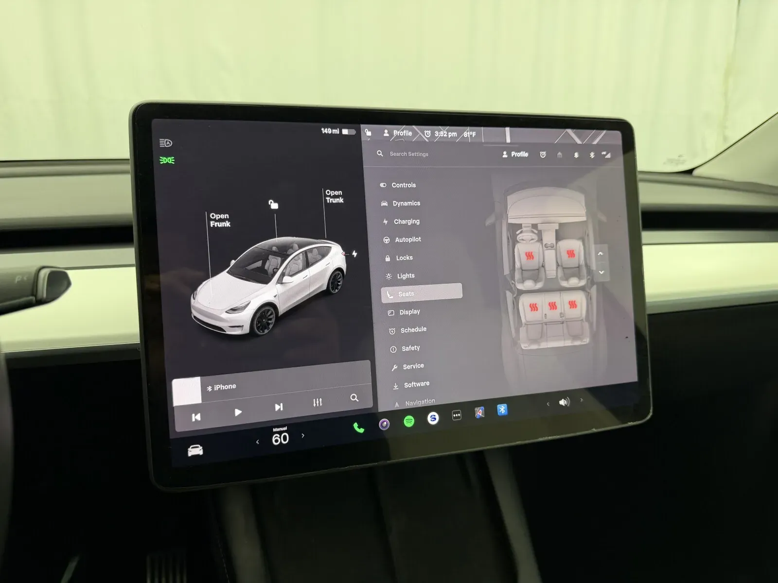Tesla Model Y photo 18
