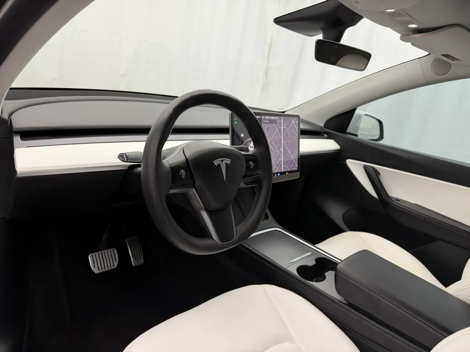 Tesla Model Y photo 11