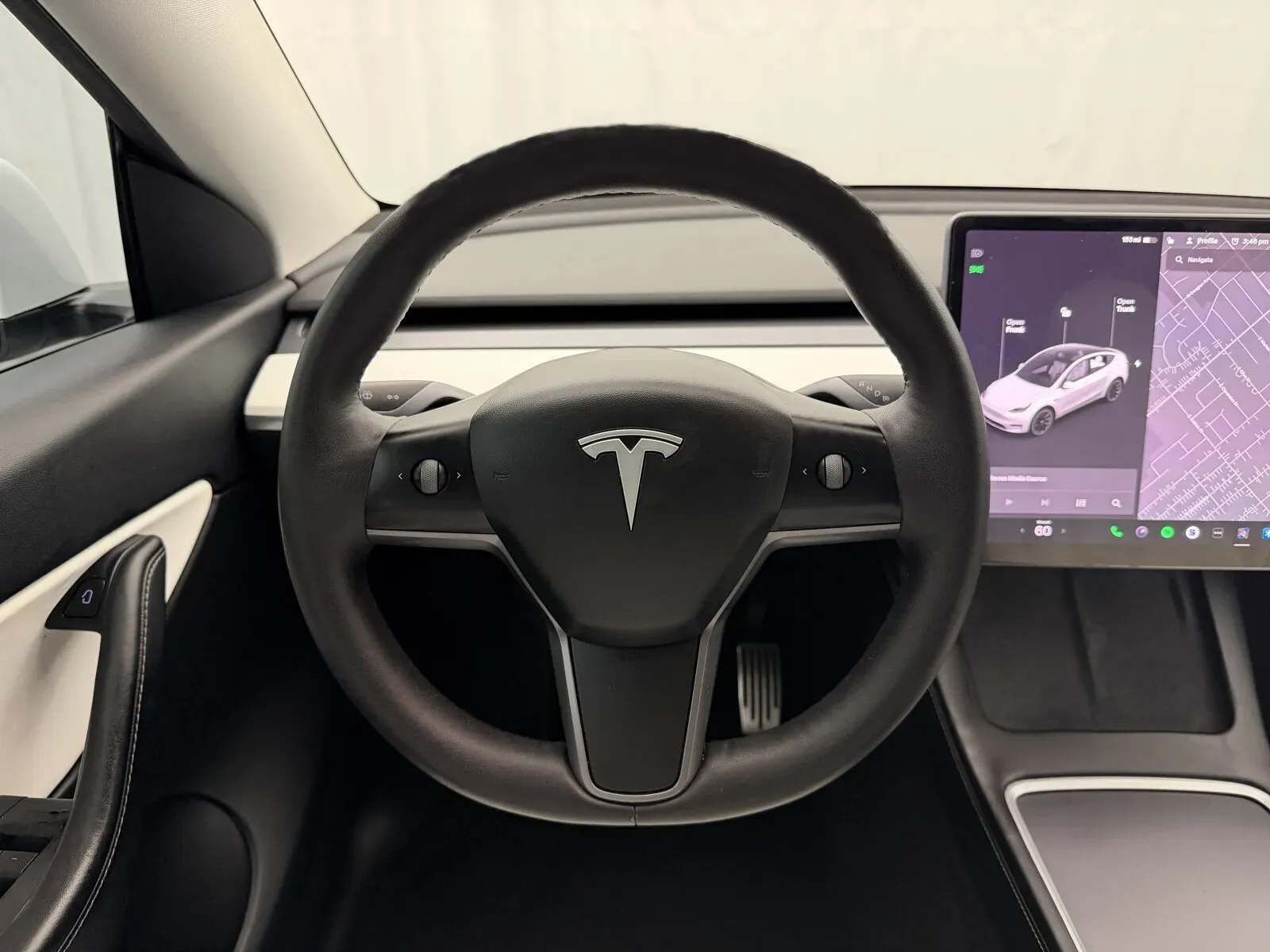 Tesla Model Y photo 12