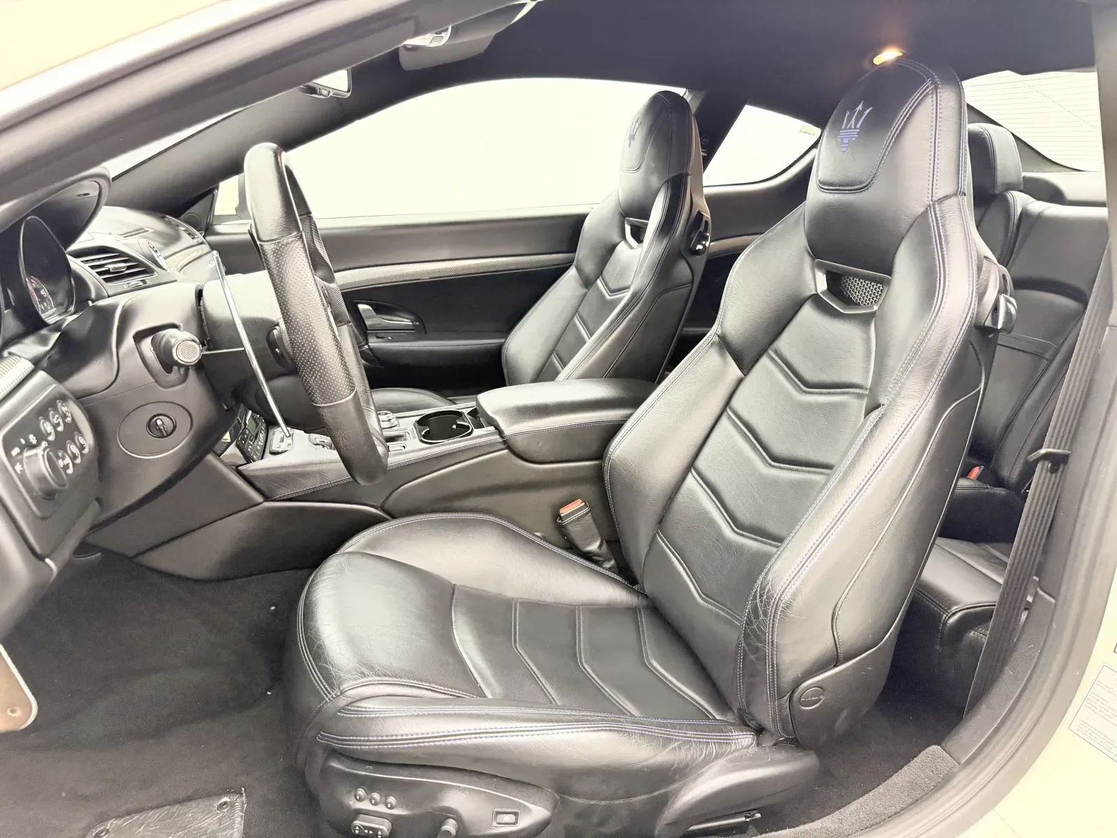 Maserati Granturismo photo 9