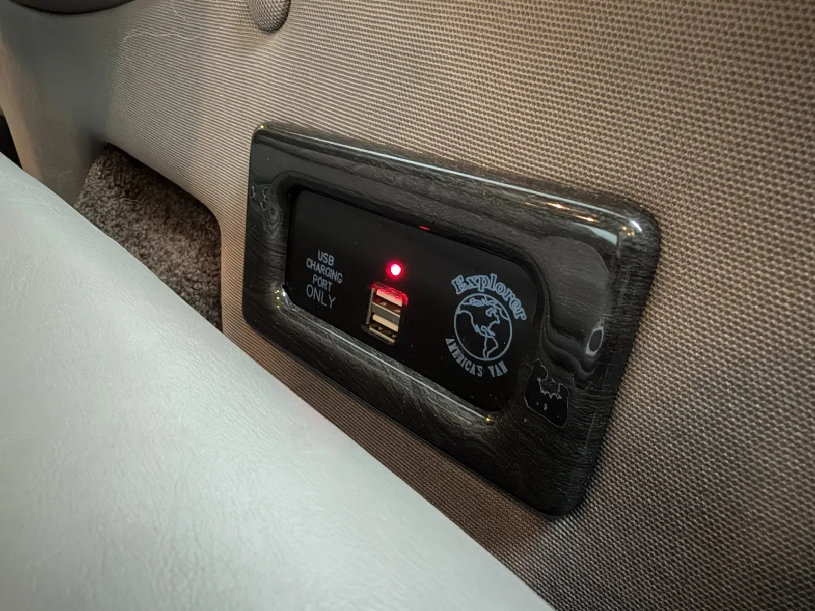 Chevrolet Express photo 20