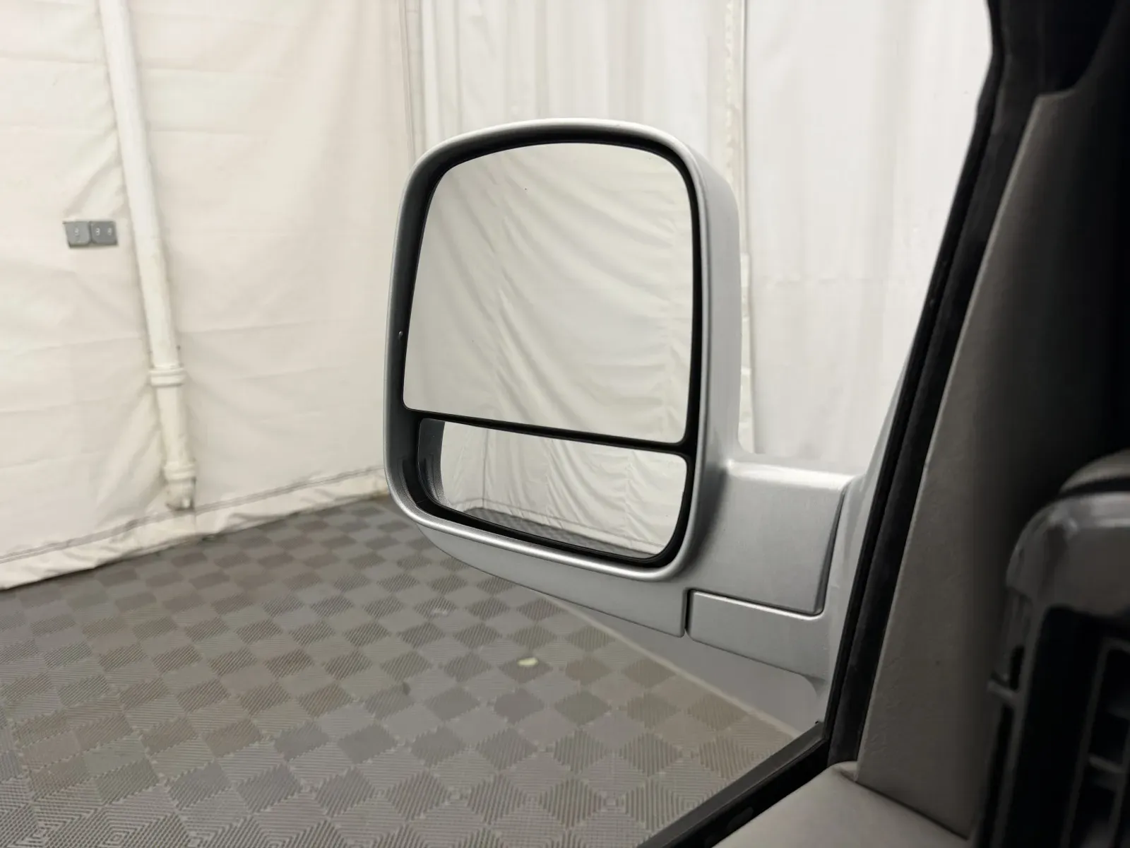 Chevrolet Express photo 8