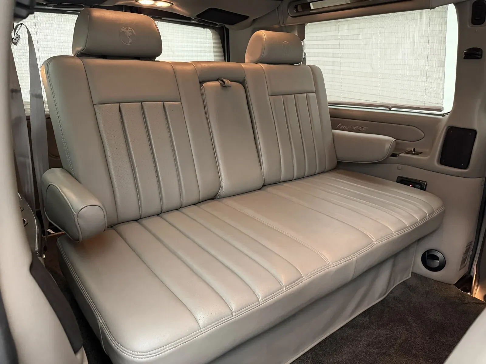 Chevrolet Express photo 24