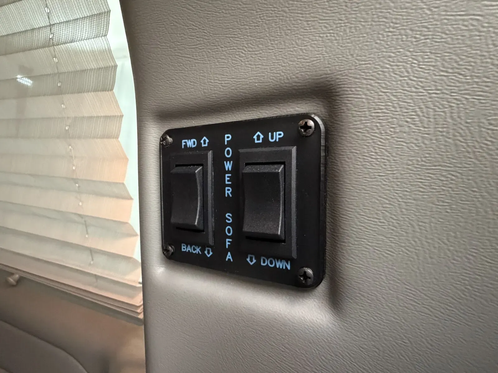 Chevrolet Express photo 27