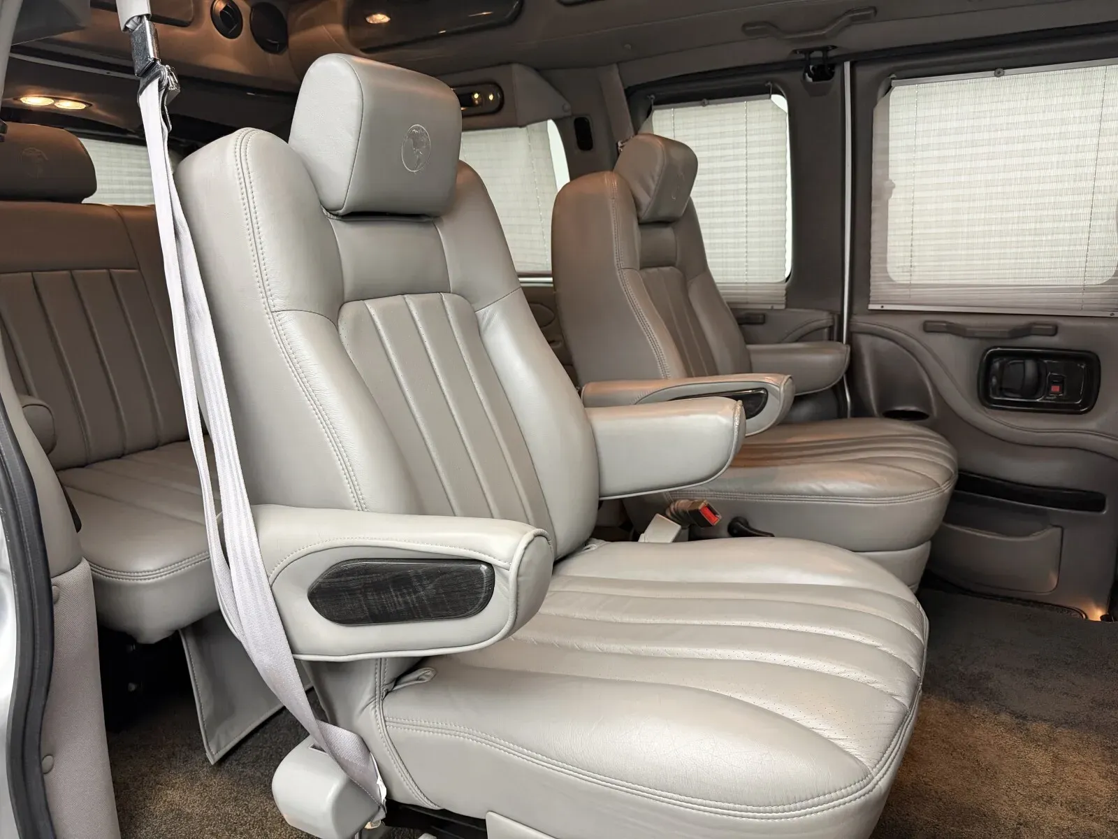 Chevrolet Express photo 15