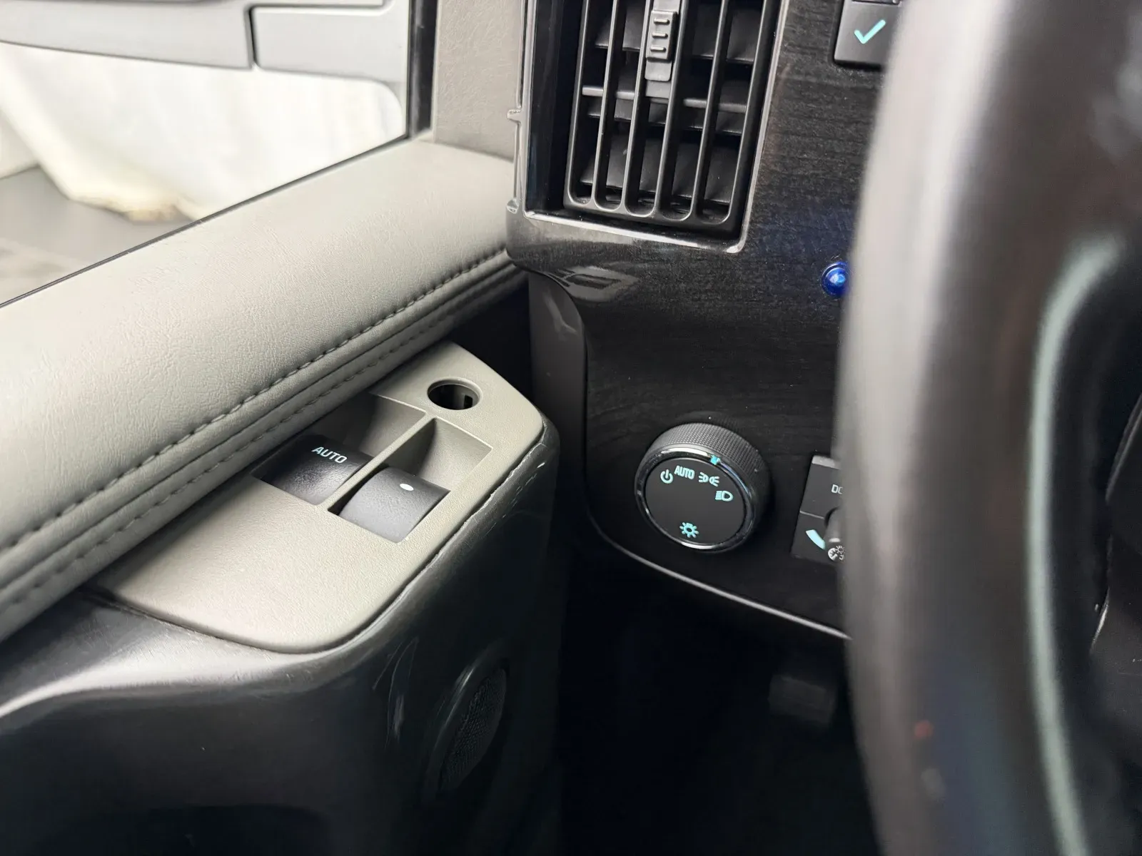 Chevrolet Express photo 7