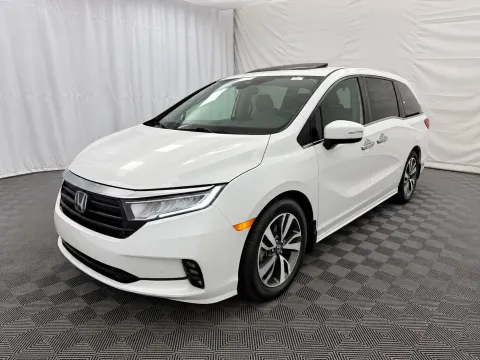 Photos of 2021 Honda Odyssey Touring for sale in Arlington Heights, IL at Autos of Chicago