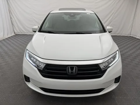 Another view of 2021 Honda Odyssey Touring for sale in Arlington Heights, IL at Autos of Chicago