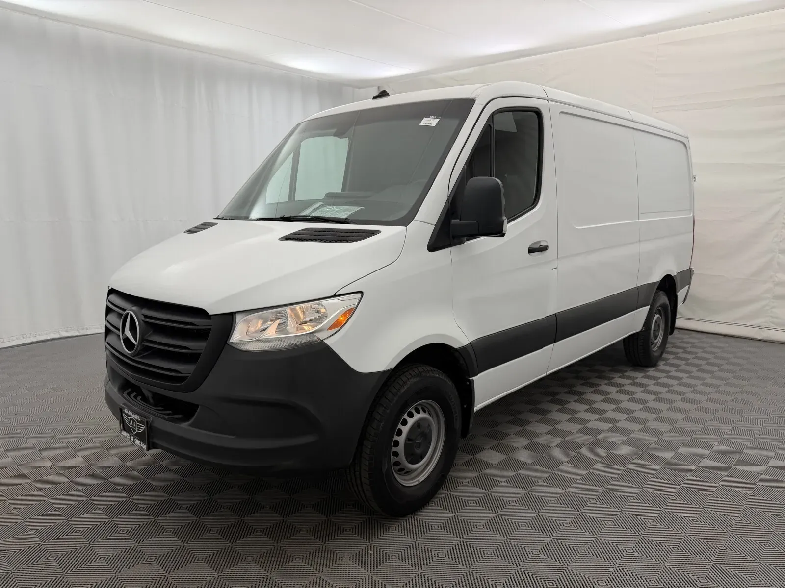 Mercedes-Benz Sprinter photo 2
