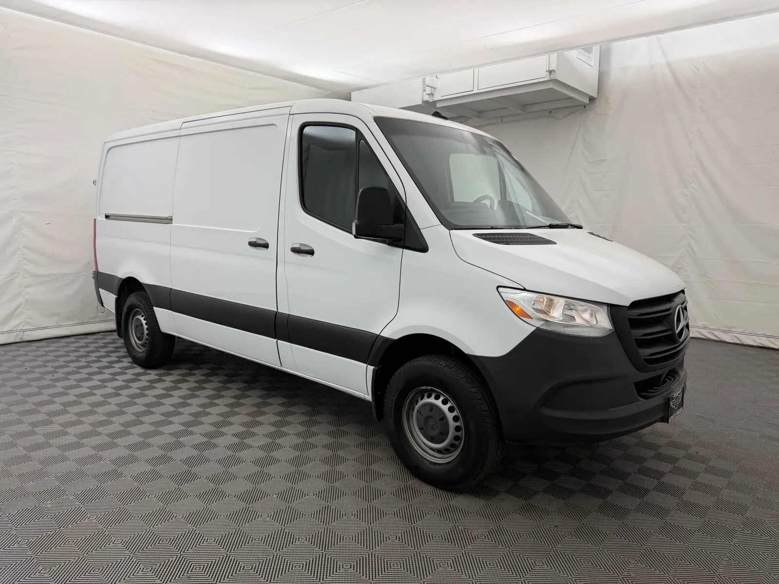Mercedes-Benz Sprinter photo 4
