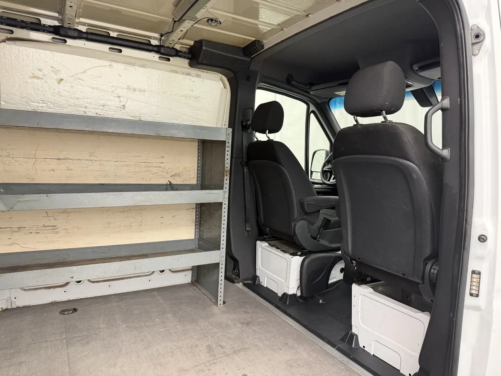 Mercedes-Benz Sprinter photo 7