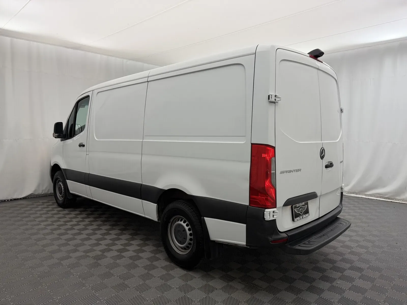 Mercedes-Benz Sprinter photo 11