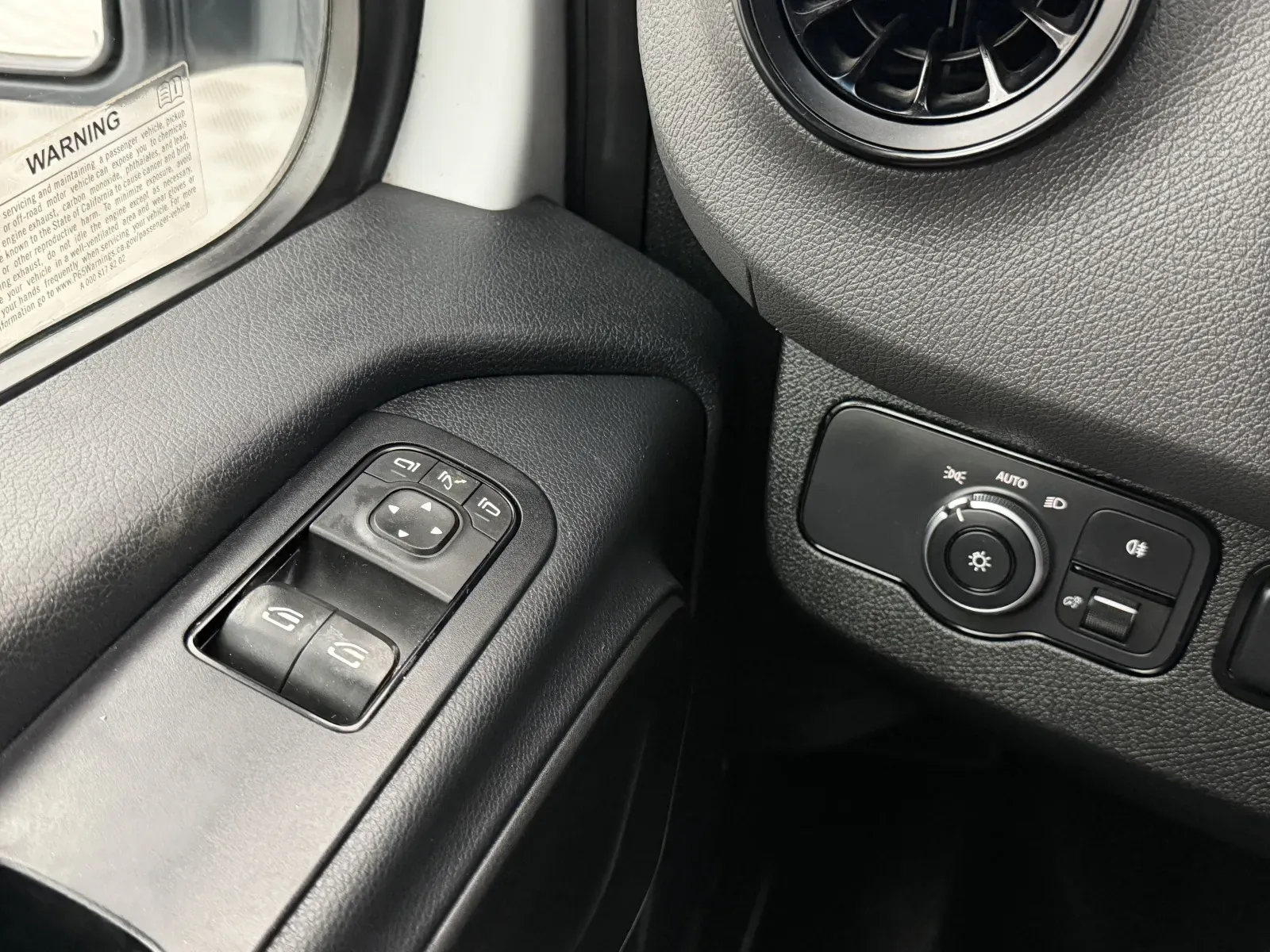 Mercedes-Benz Sprinter photo 16