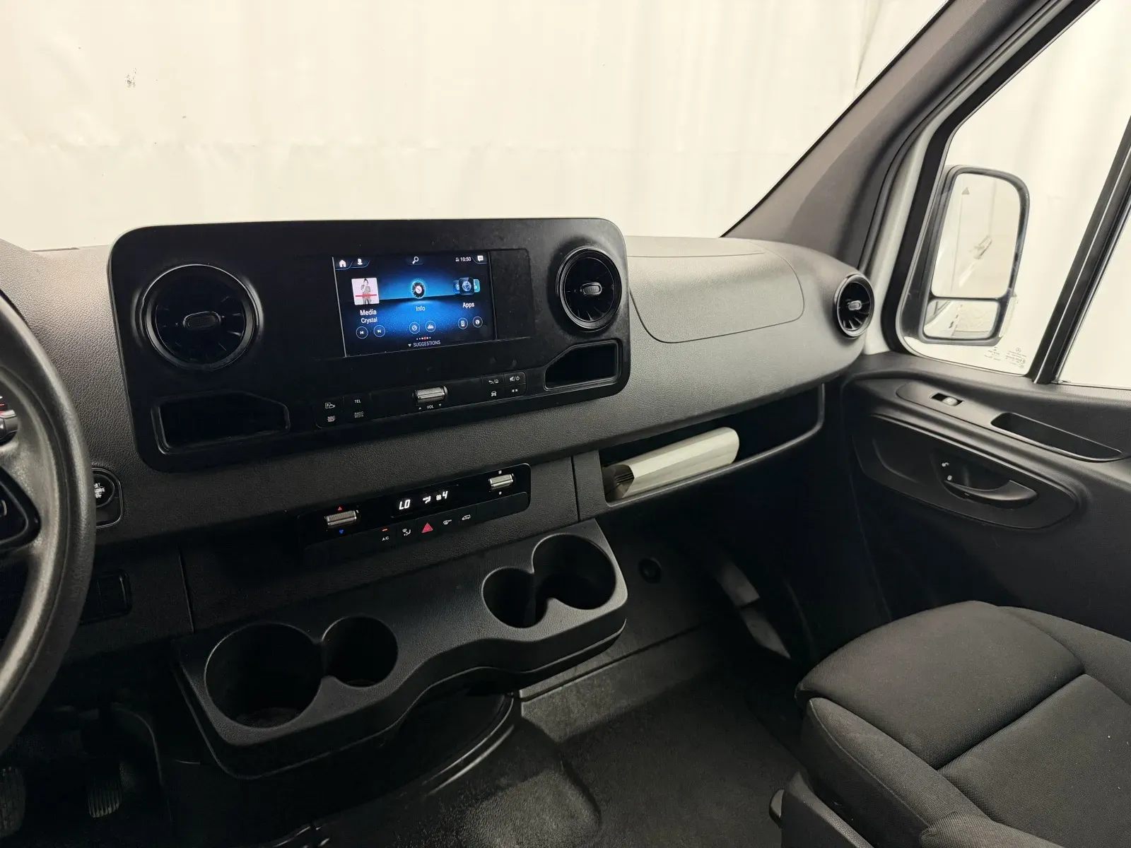 Mercedes-Benz Sprinter photo 19