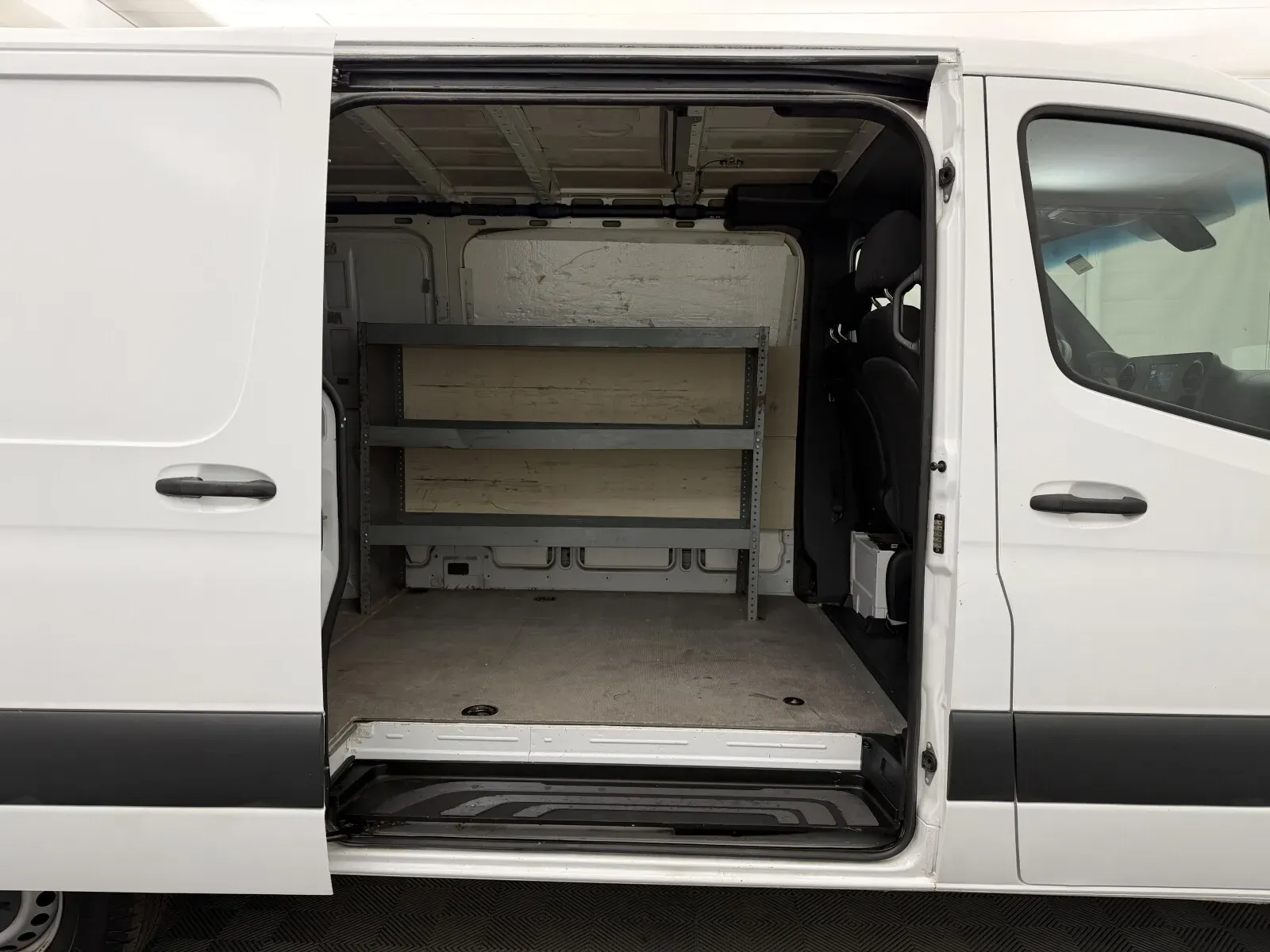 Mercedes-Benz Sprinter photo 6