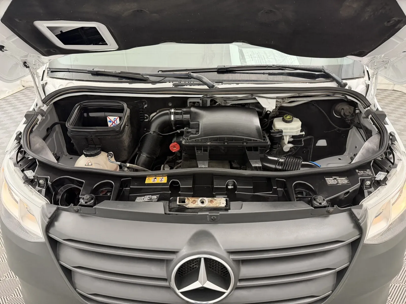 Mercedes-Benz Sprinter photo 29
