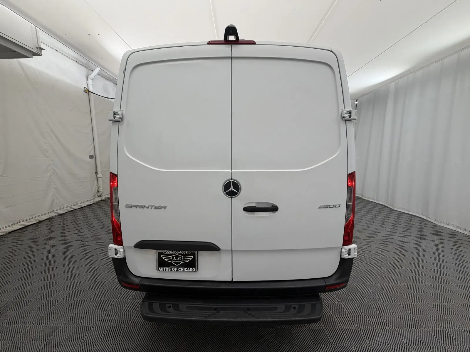 Mercedes-Benz Sprinter photo 9