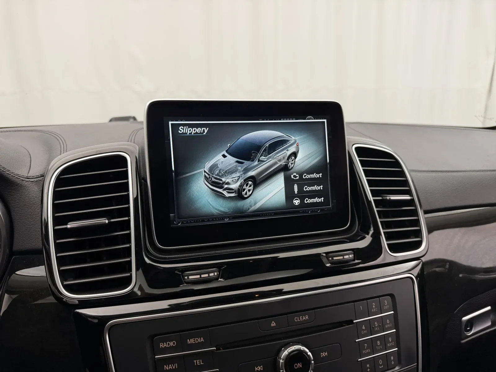 Mercedes-Benz GLE photo 32