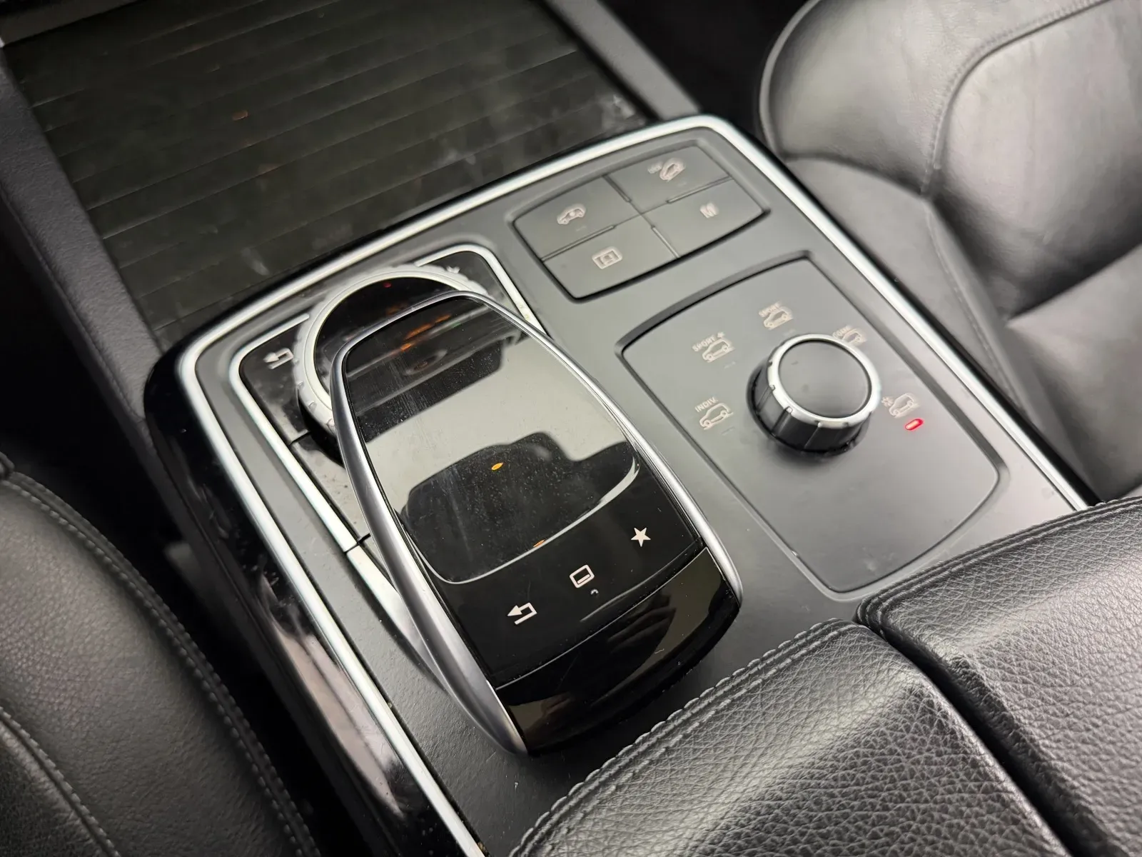 Mercedes-Benz GLE photo 38