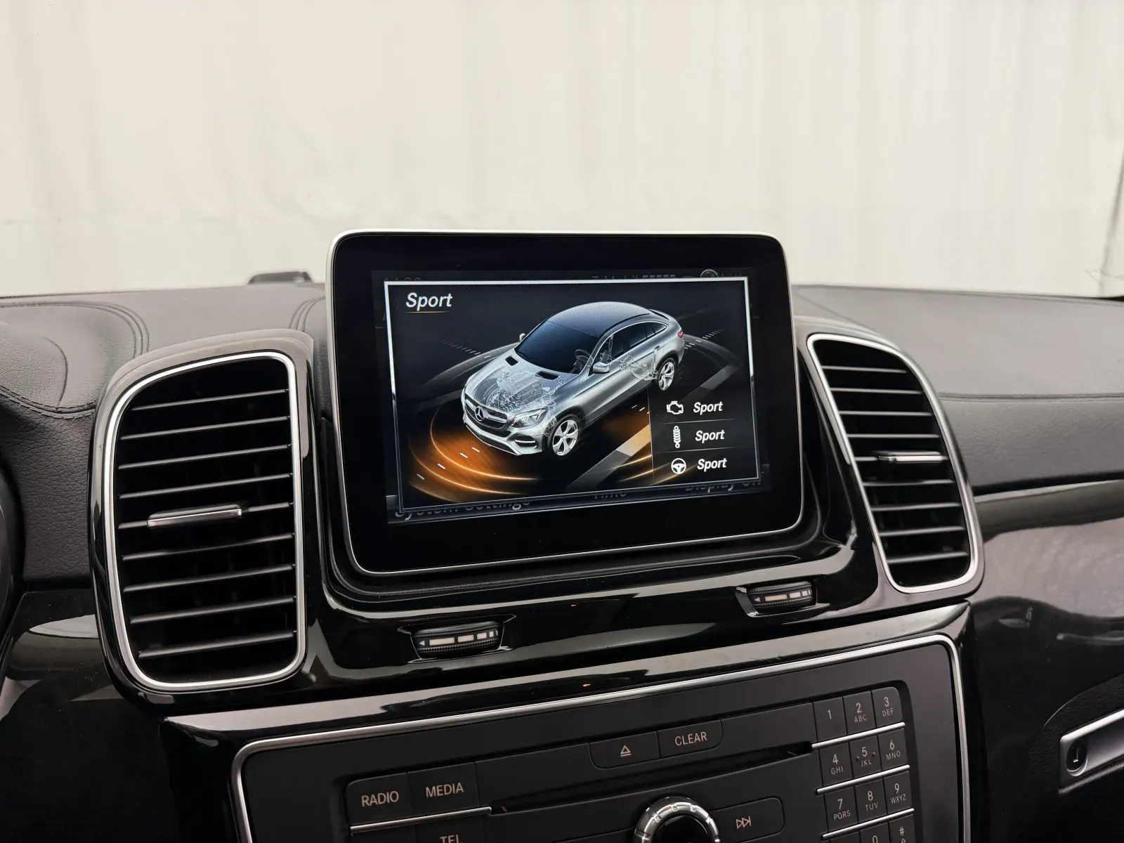 Mercedes-Benz GLE photo 30