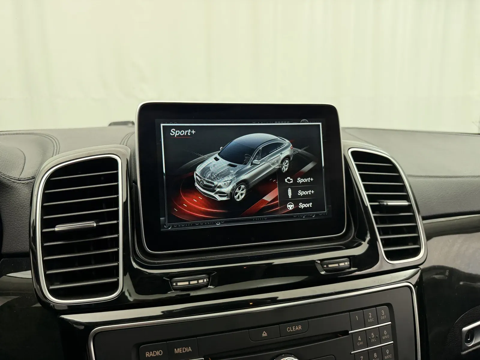 Mercedes-Benz GLE photo 29