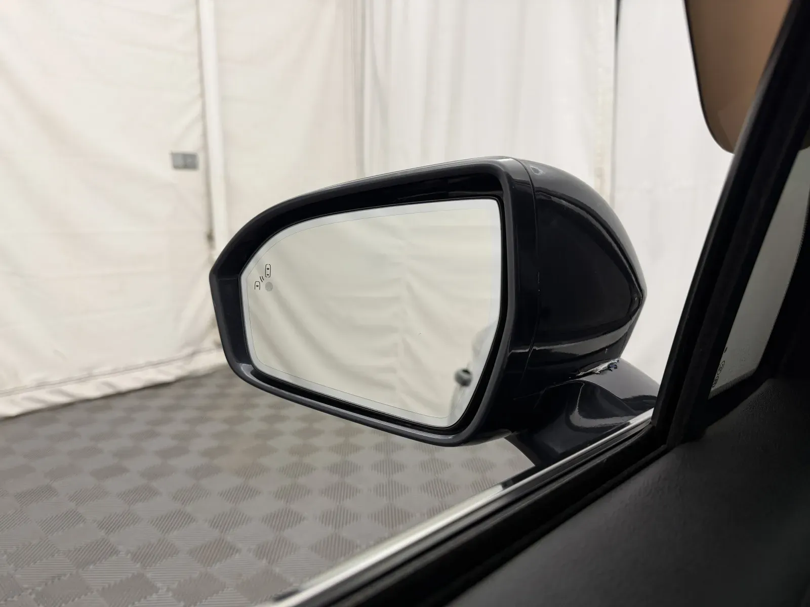 Lincoln MKC photo 11