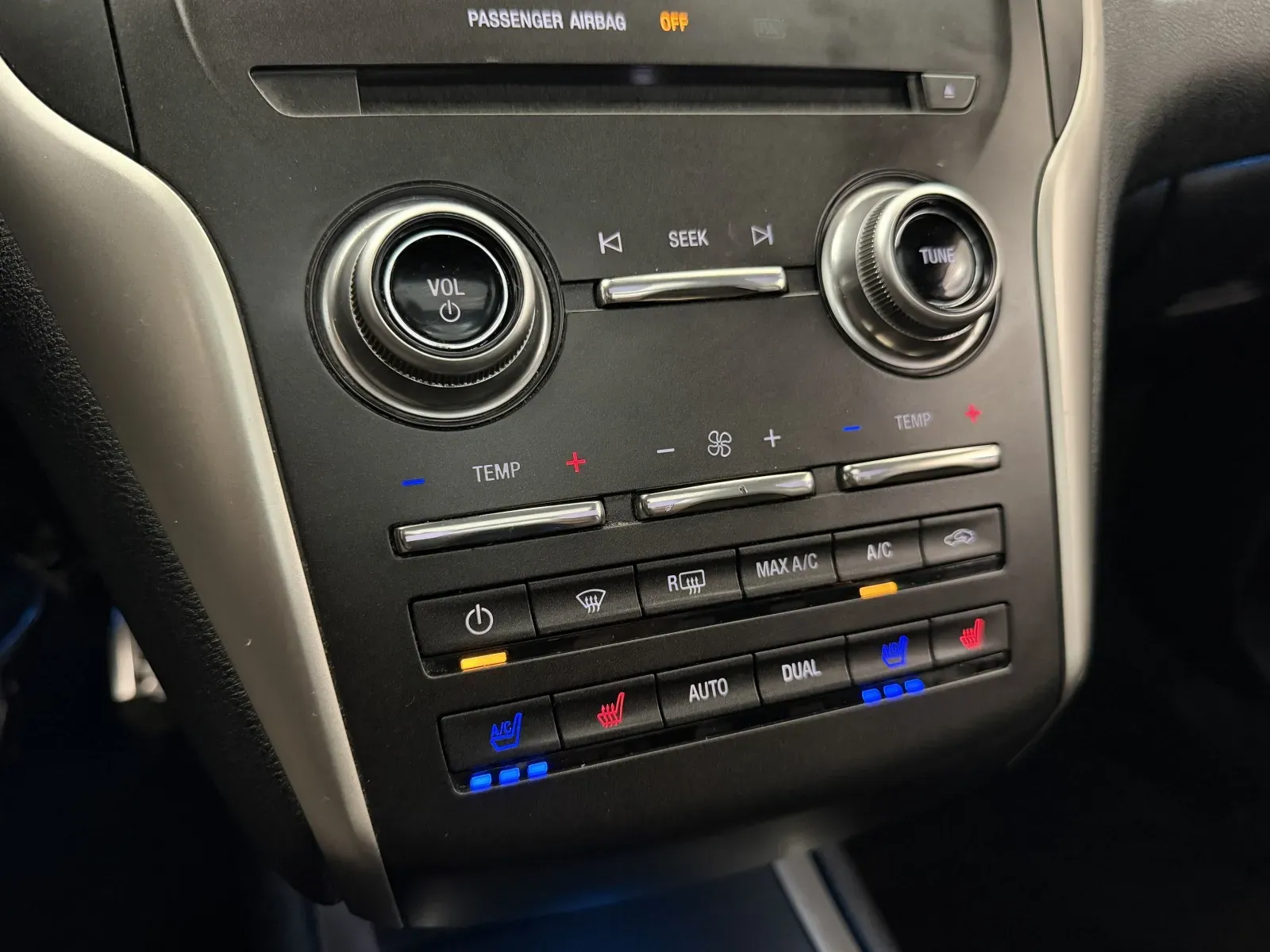 Lincoln MKC photo 21