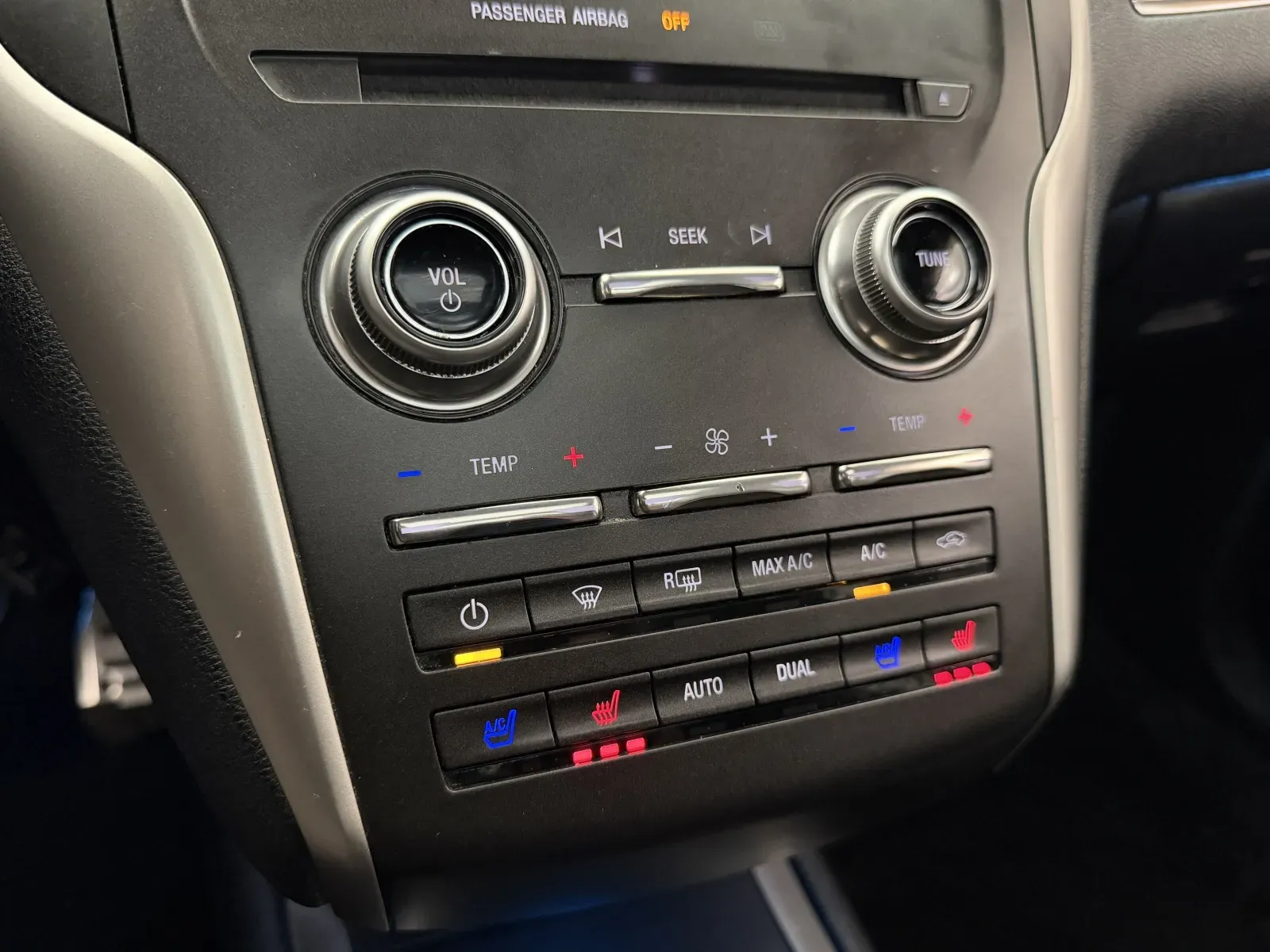 Lincoln MKC photo 20